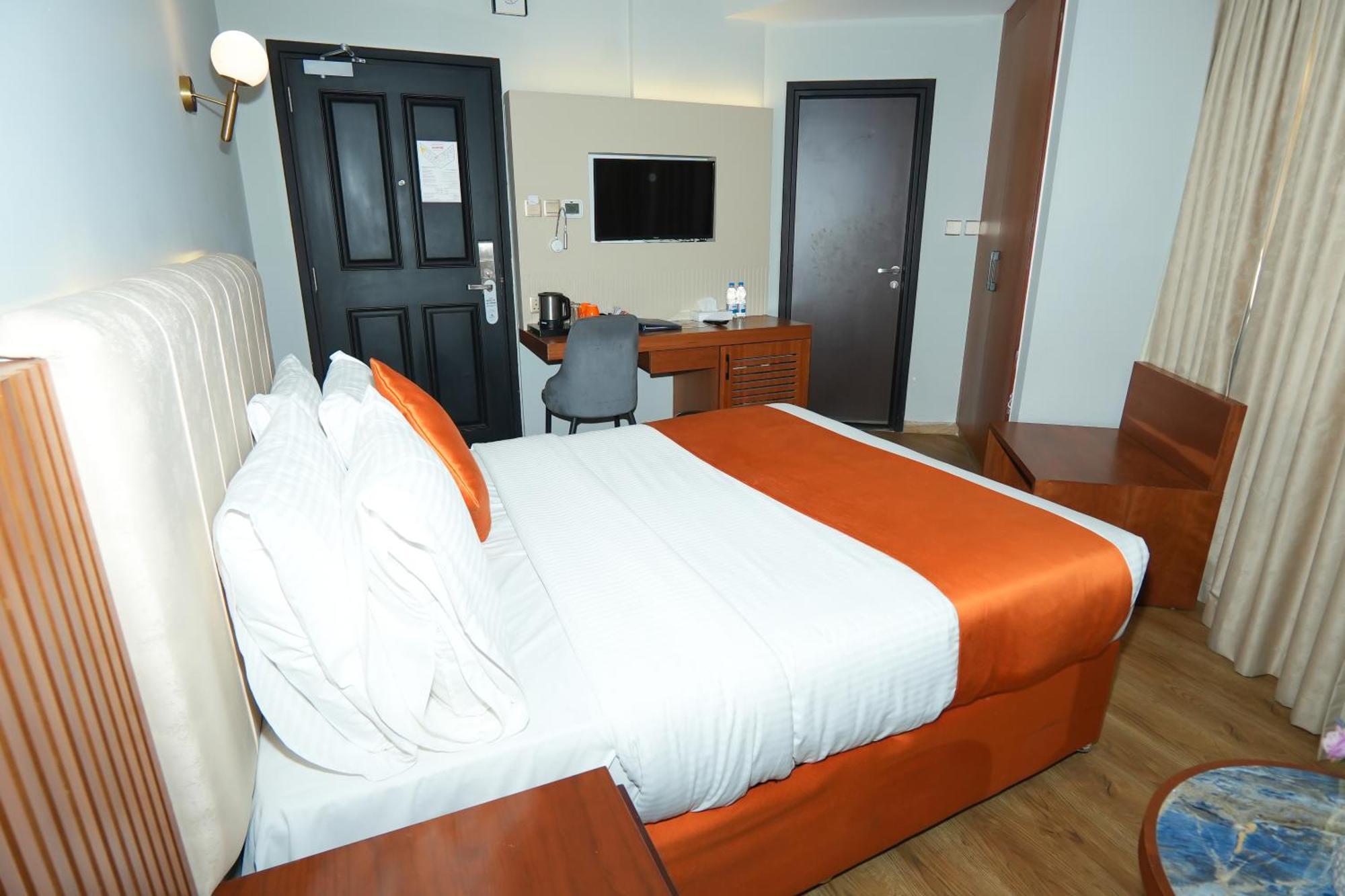 Concorde Palace فندق 3*
